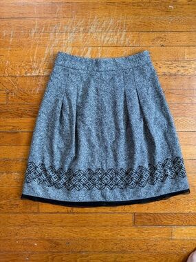 LOFT Gray A-Line Wool Blend Skirt with Black Hem Pattern